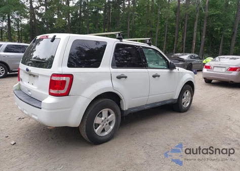 2011 Ford Escape Xls z USA, uszkodzony, nr VIN 1FMCU0C76BKB35951